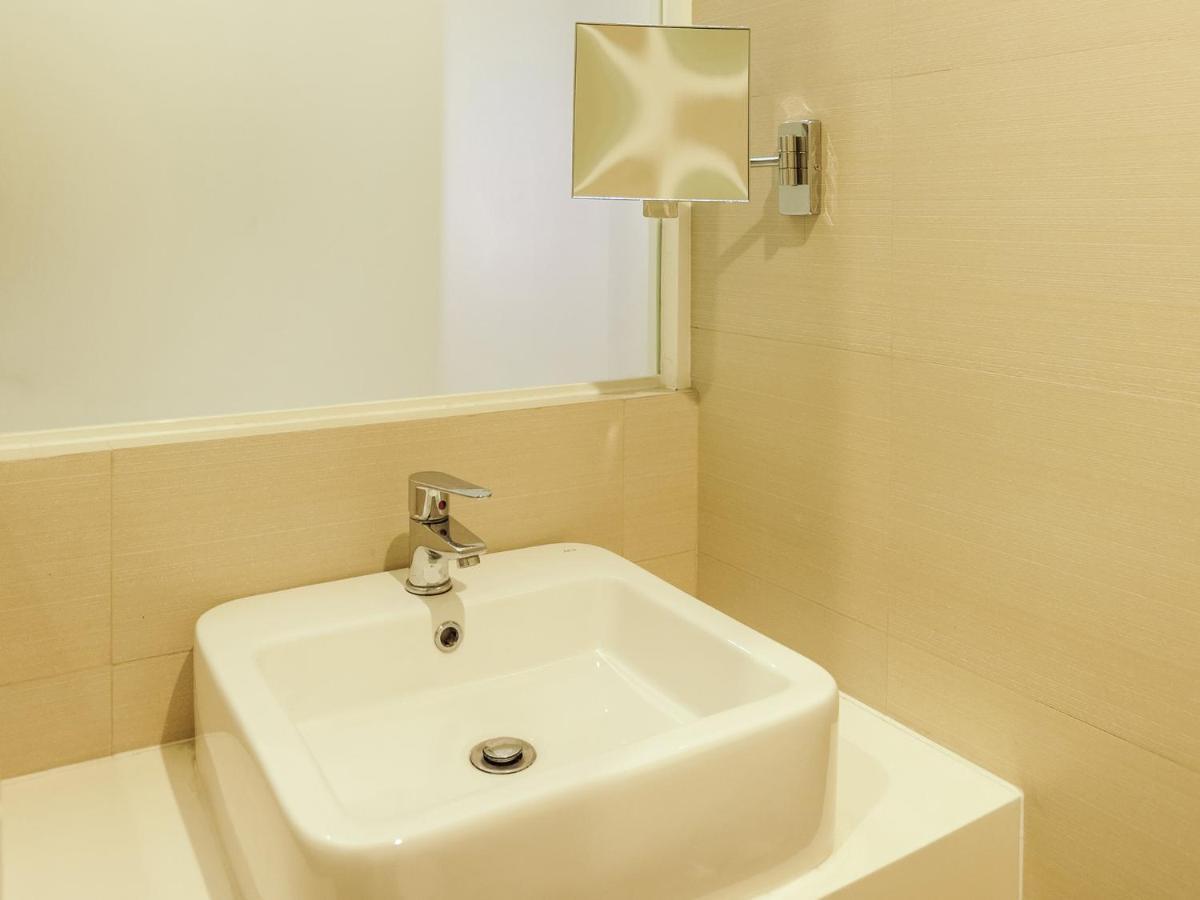 Go Hotels Manila Airport Road Paranaque City Buitenkant foto