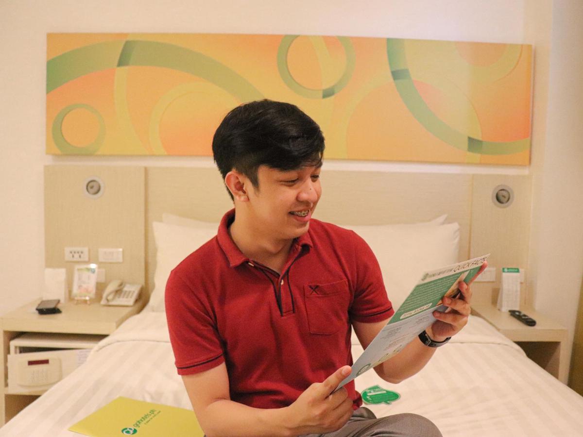 Go Hotels Manila Airport Road Paranaque City Buitenkant foto