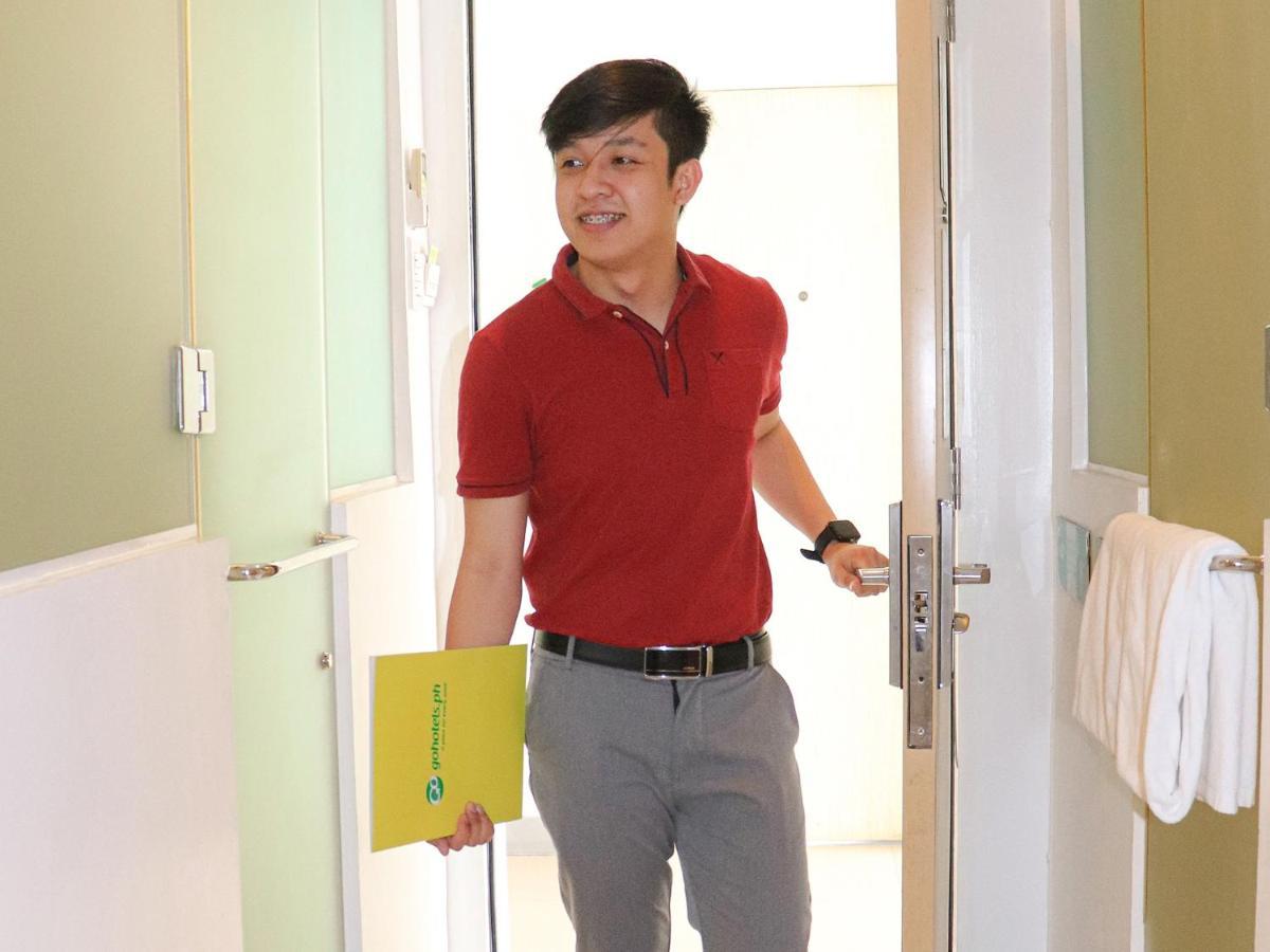 Go Hotels Manila Airport Road Paranaque City Buitenkant foto