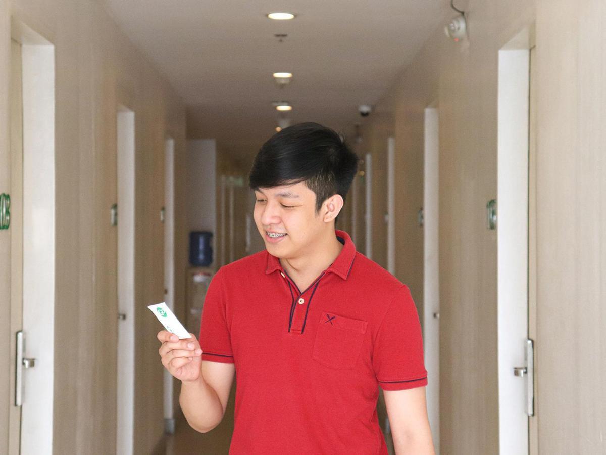 Go Hotels Manila Airport Road Paranaque City Buitenkant foto