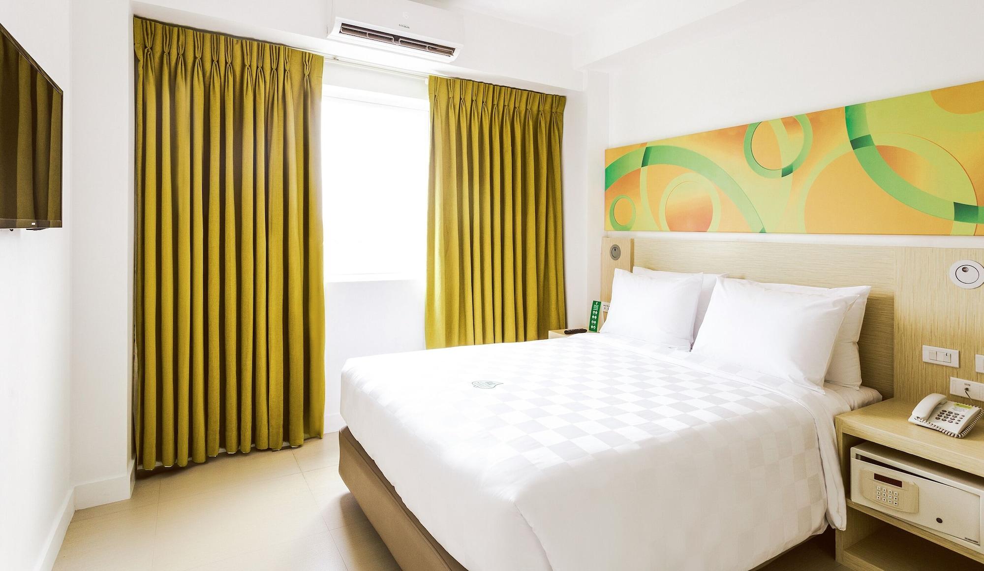 Go Hotels Manila Airport Road Paranaque City Buitenkant foto