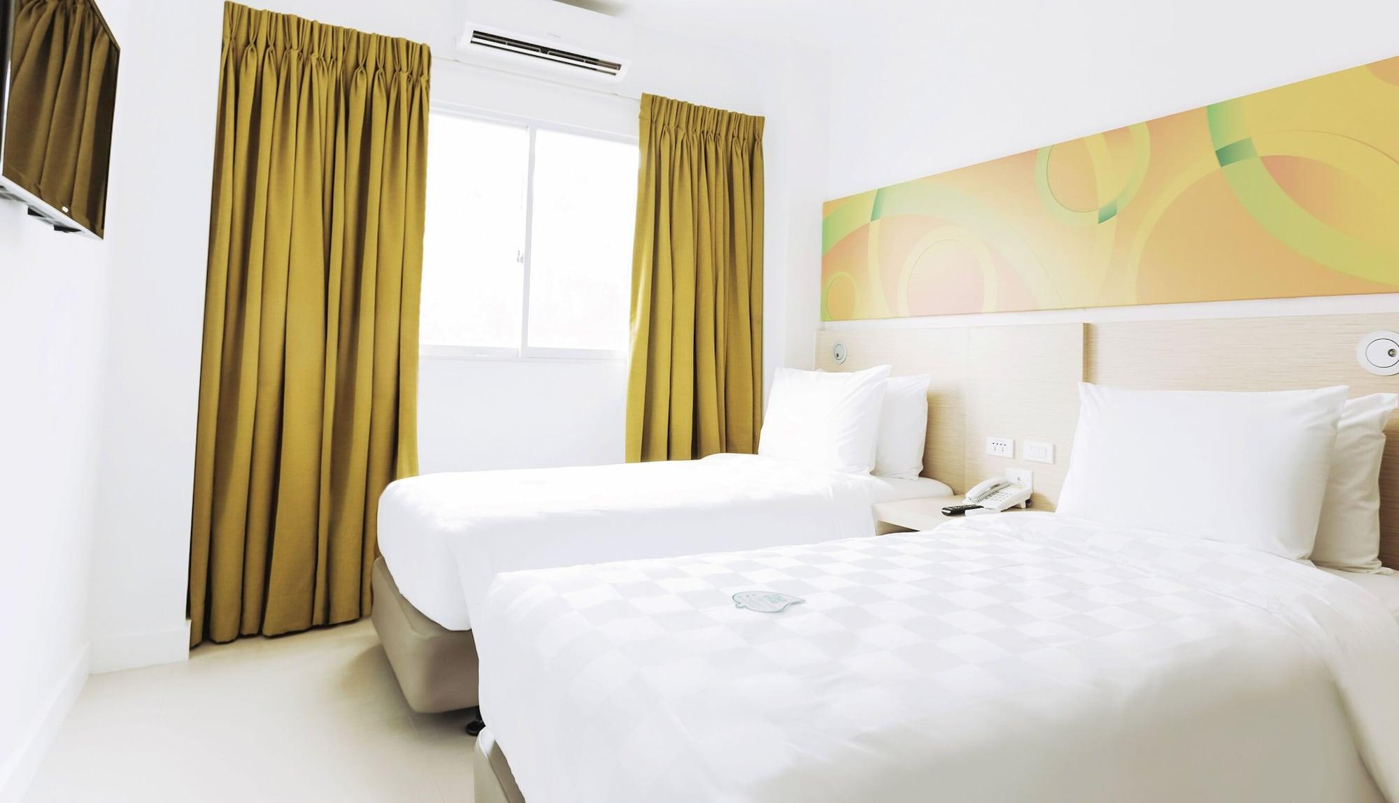 Go Hotels Manila Airport Road Paranaque City Buitenkant foto