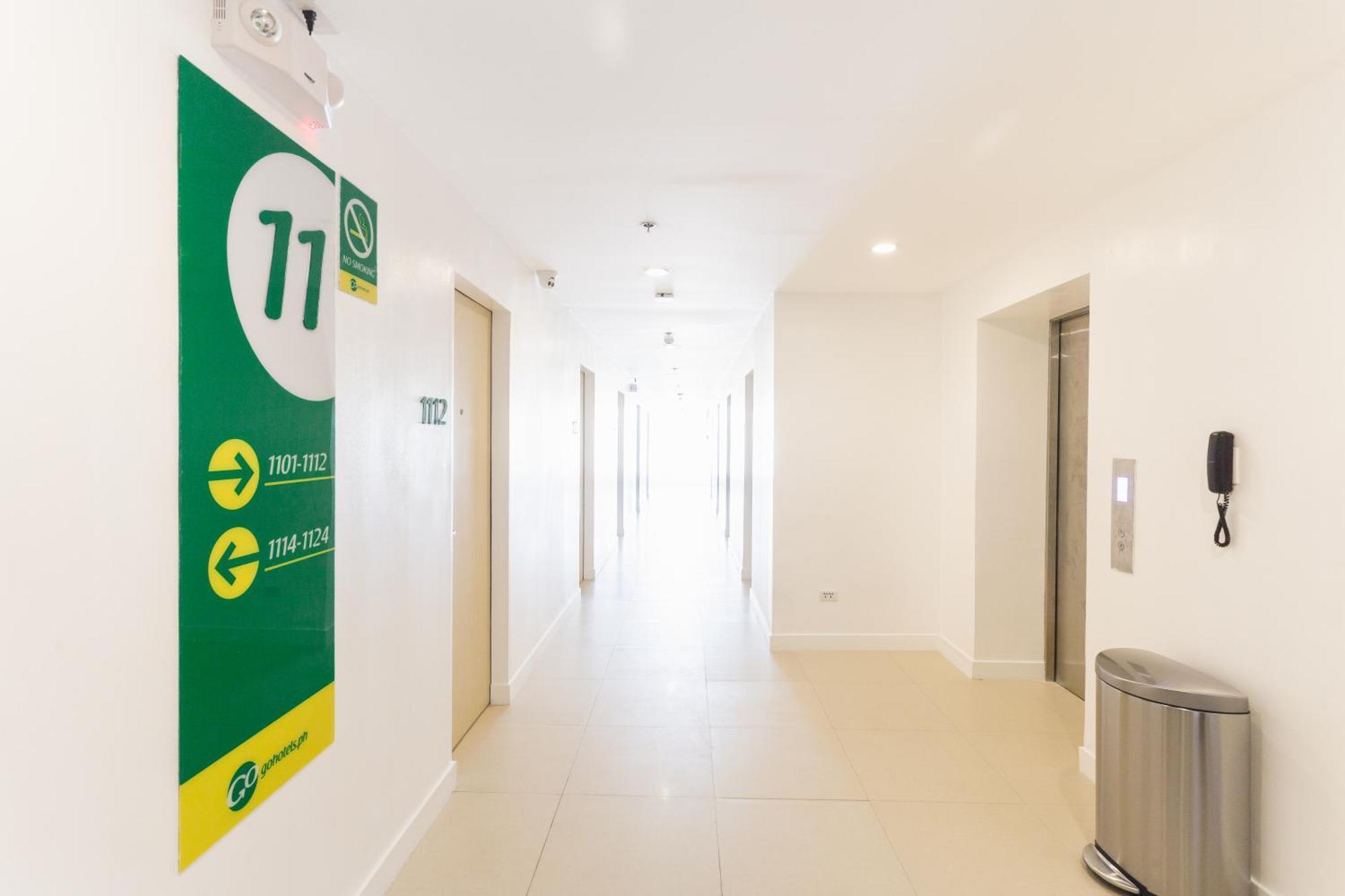 Go Hotels Manila Airport Road Paranaque City Buitenkant foto