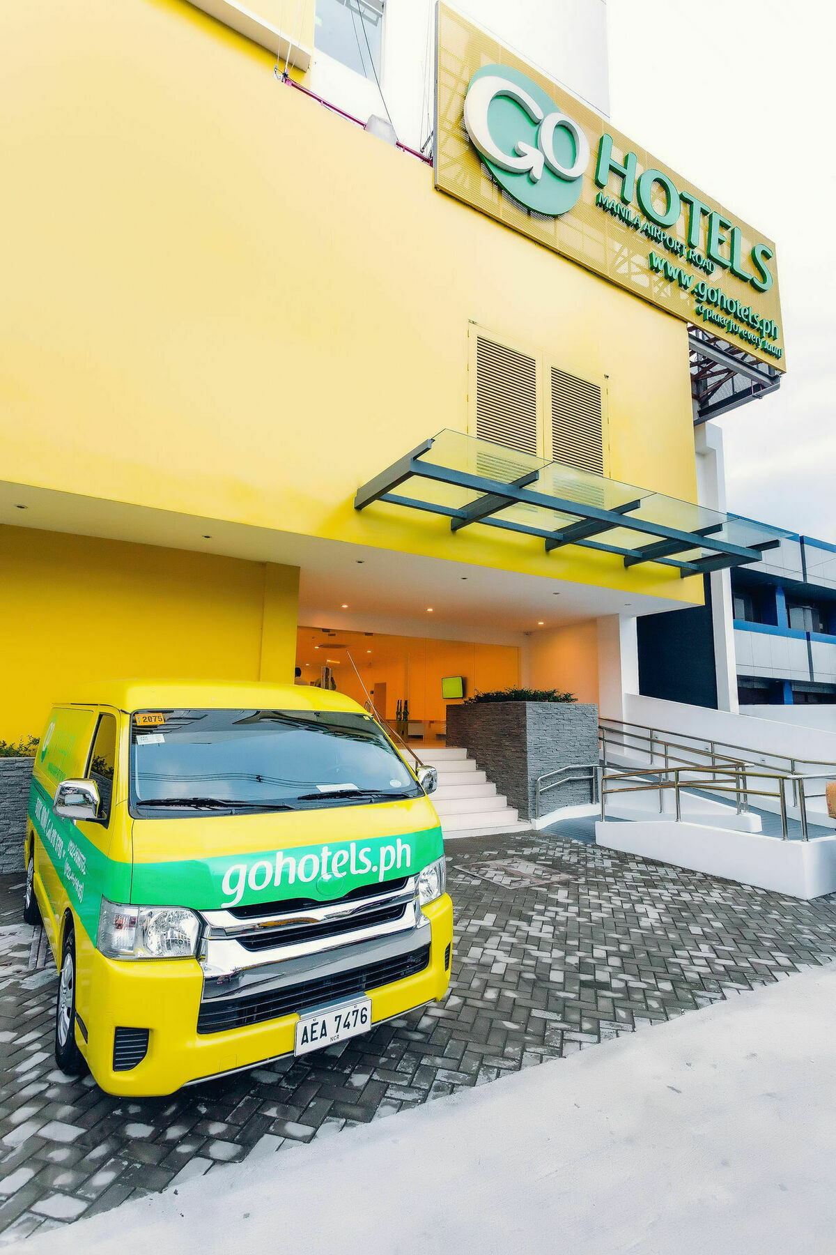 Go Hotels Manila Airport Road Paranaque City Buitenkant foto